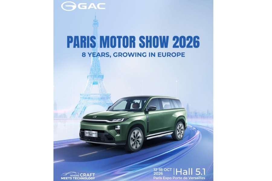 Affiche promotionnelle numérique pour la participation de GAC au Salon de l'Automobile de Paris 2026, montrant un SUV vert devant une Tour Eiffel stylisée.